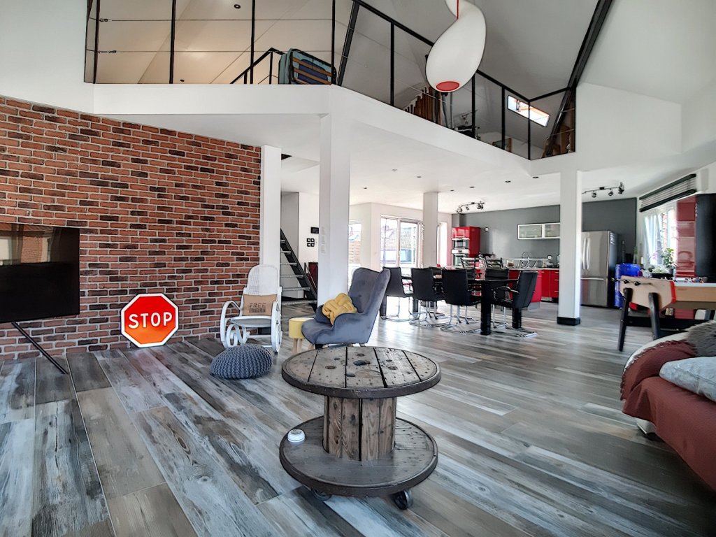 LOFT A VENDRE - WATTRELOS - 160 m2 - 279 000 €