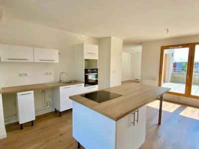 APPARTEMENT T3 A VENDRE - QUESNOY SUR DEULE - 70 m2 - 260 000 &euro;